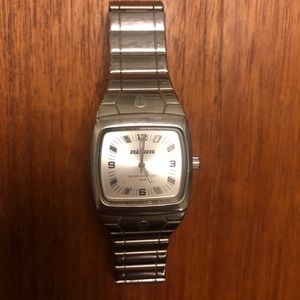 Nixon the manual watch